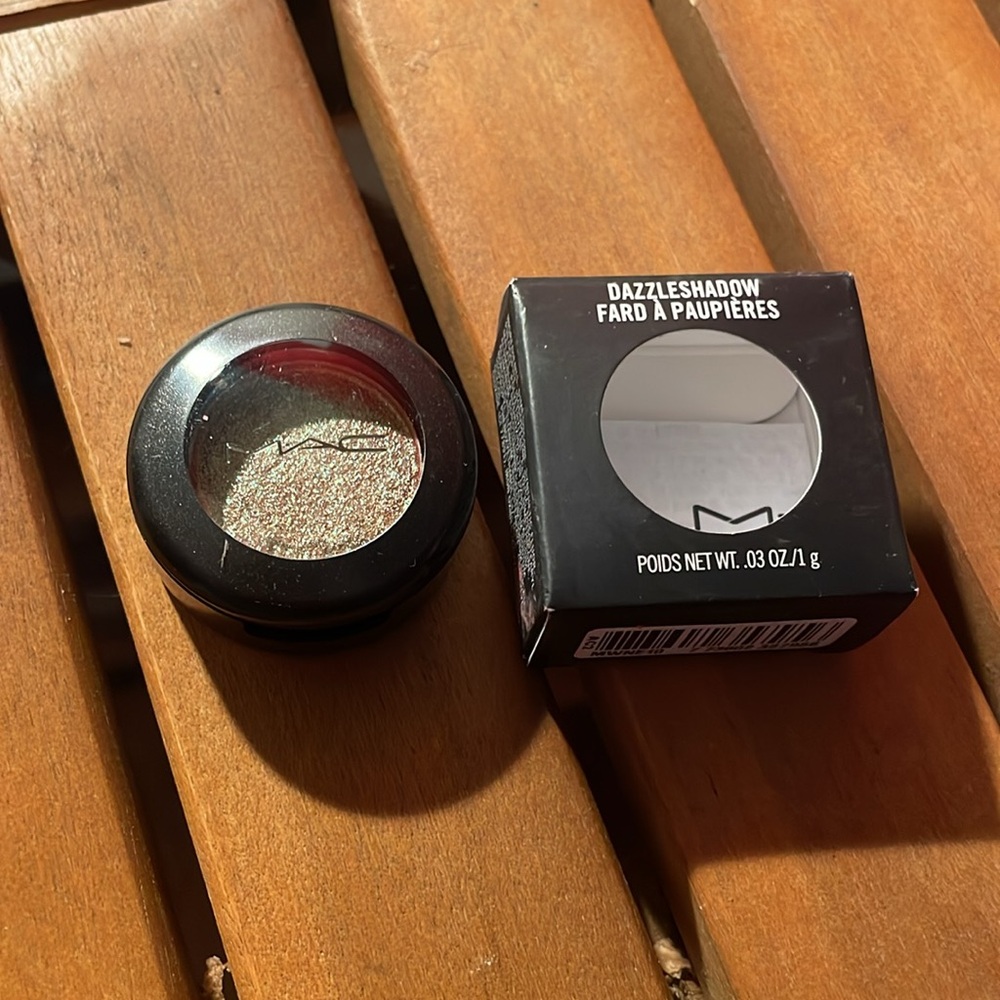 MAC Eyeshadow - Picture 2 of 2